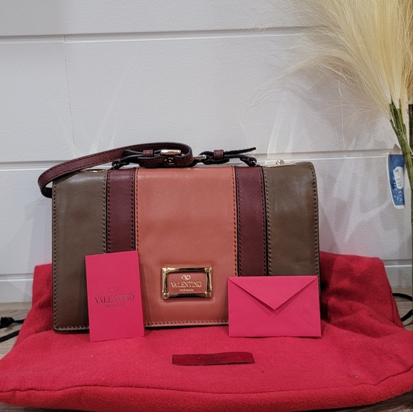 Bags - Picture 15 of 16